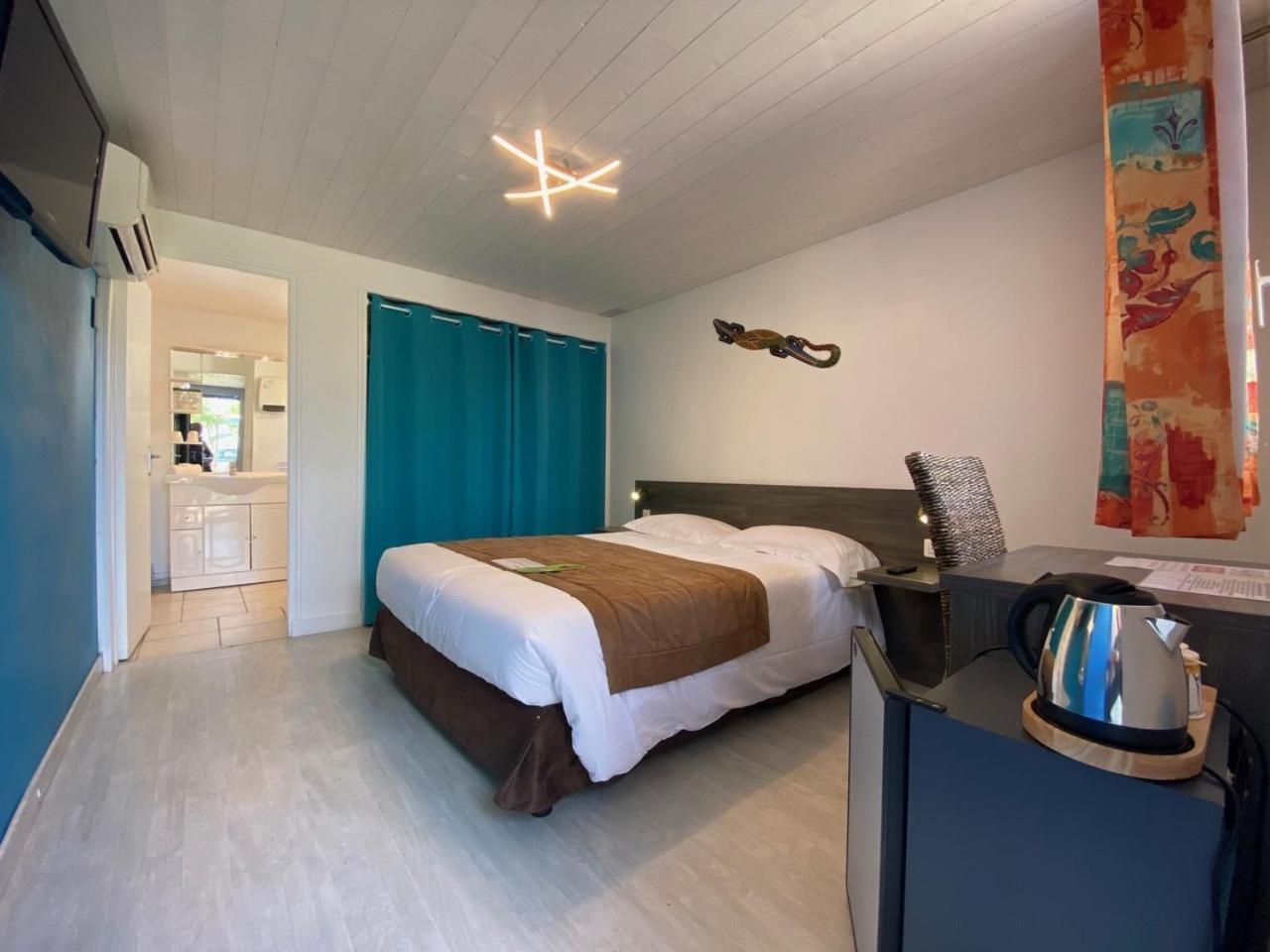 Hotel Des 4 Vents "Esprit Camargue" Aigues-Mortes Bagian luar foto