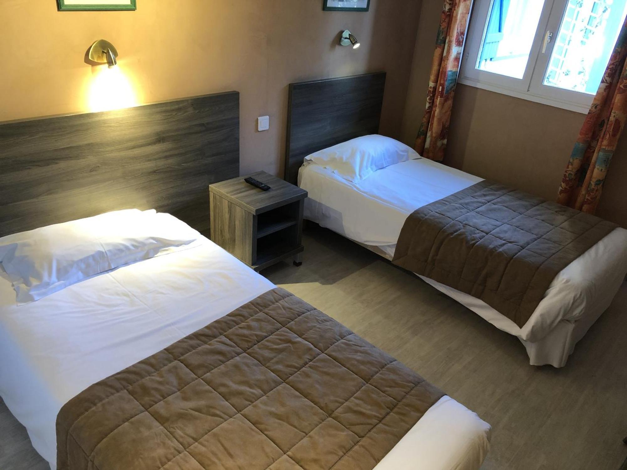 Hotel Des 4 Vents "Esprit Camargue" Aigues-Mortes Ruang foto