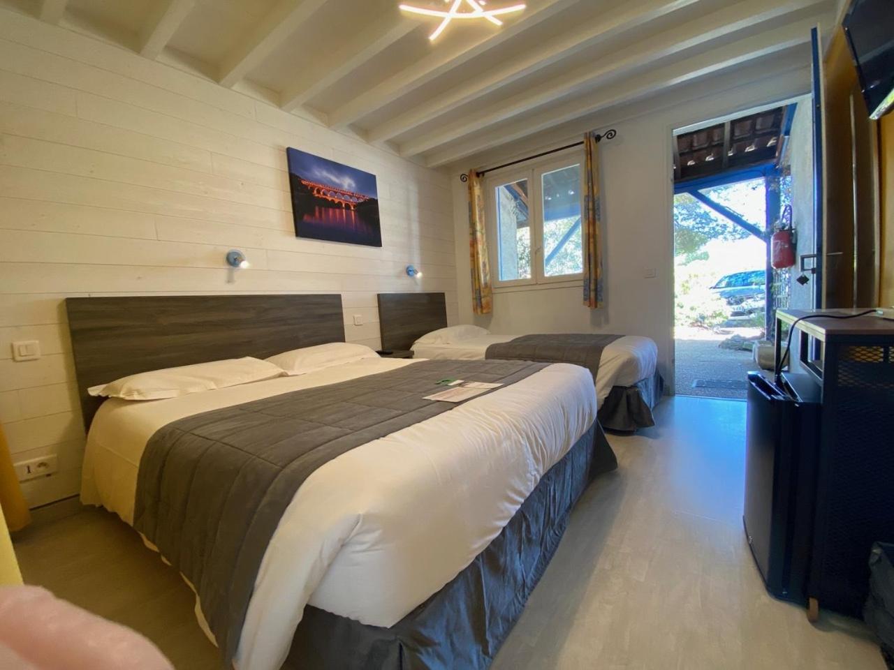 Hotel Des 4 Vents "Esprit Camargue" Aigues-Mortes Bagian luar foto
