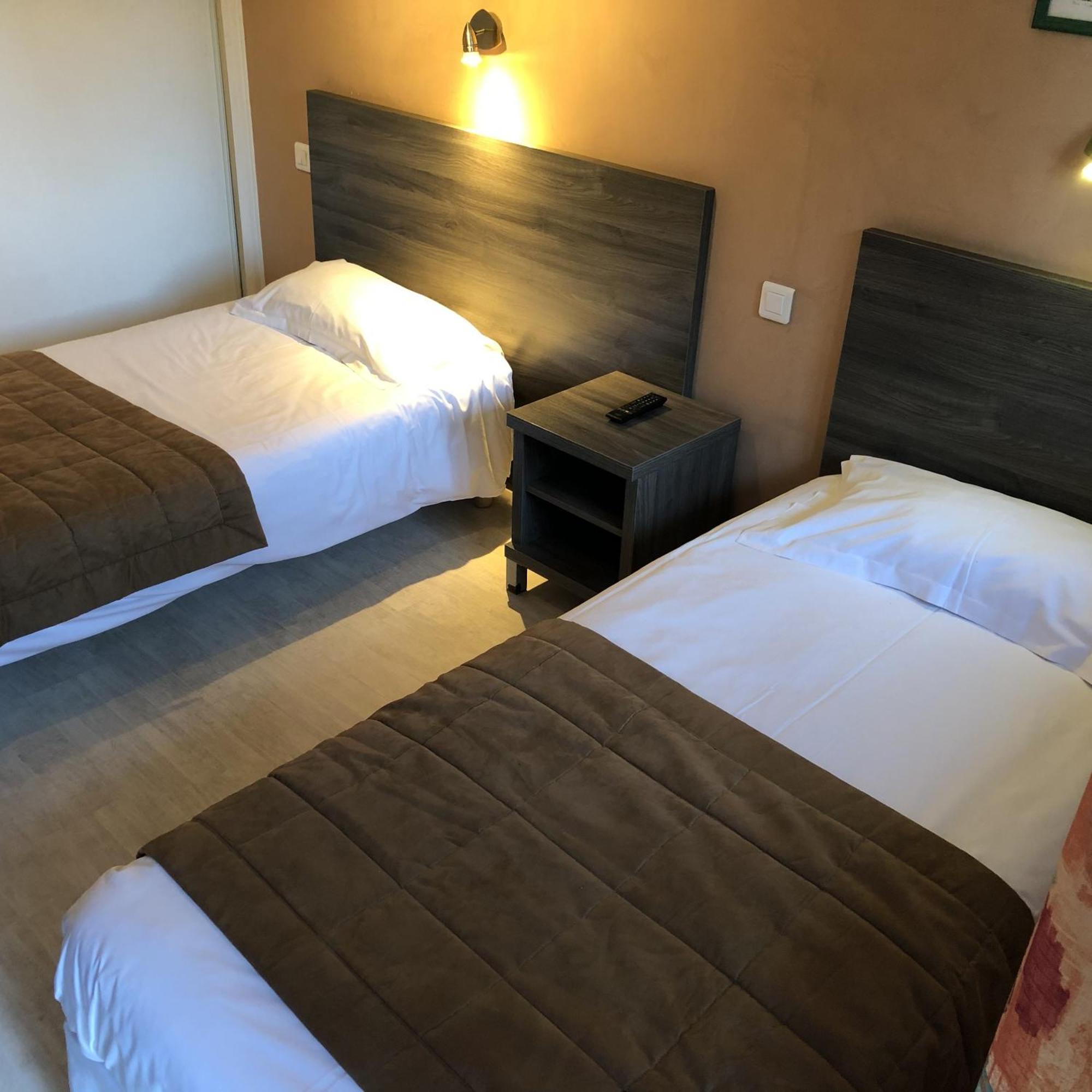 Hotel Des 4 Vents "Esprit Camargue" Aigues-Mortes Ruang foto