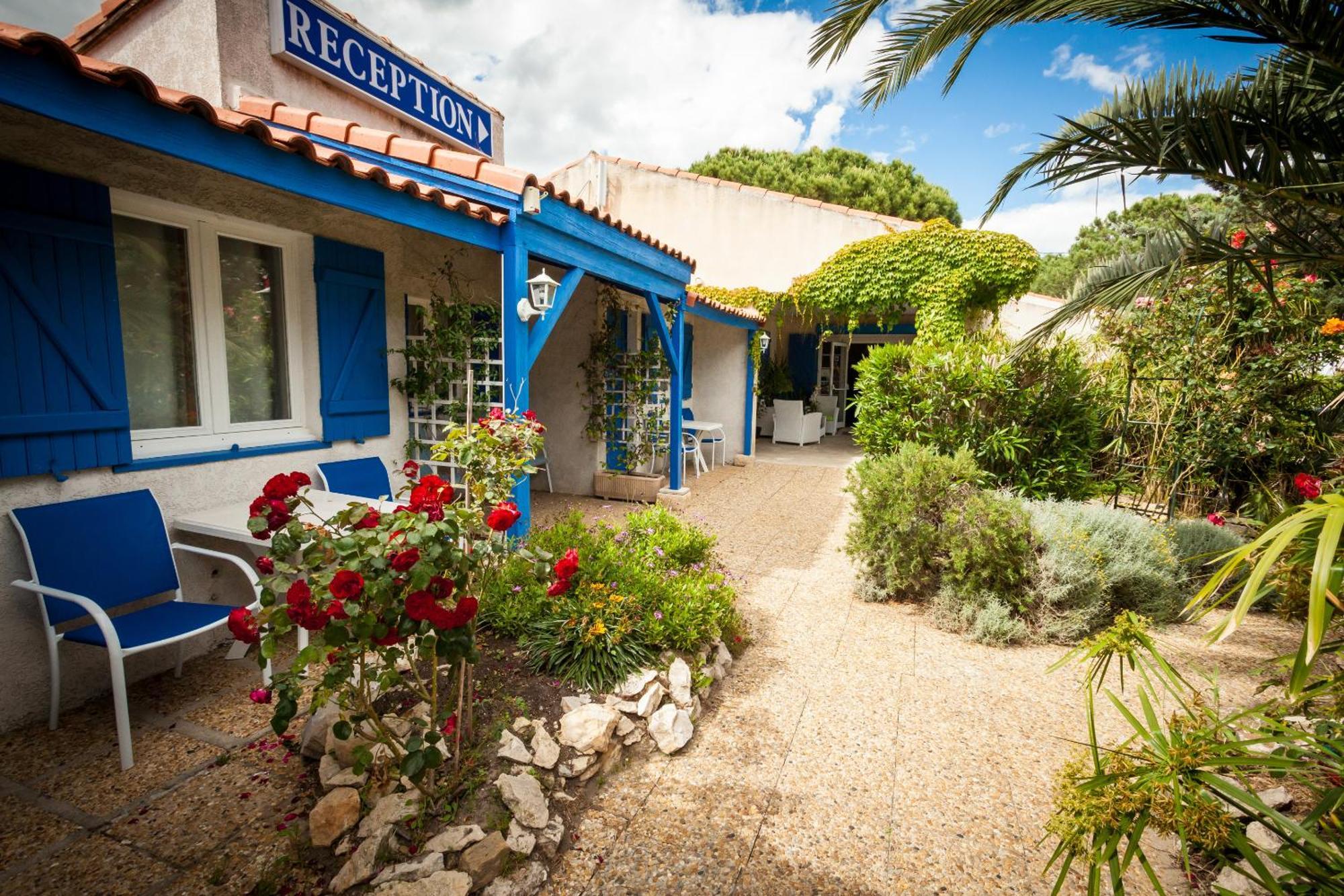 Hotel Des 4 Vents "Esprit Camargue" Aigues-Mortes Bagian luar foto