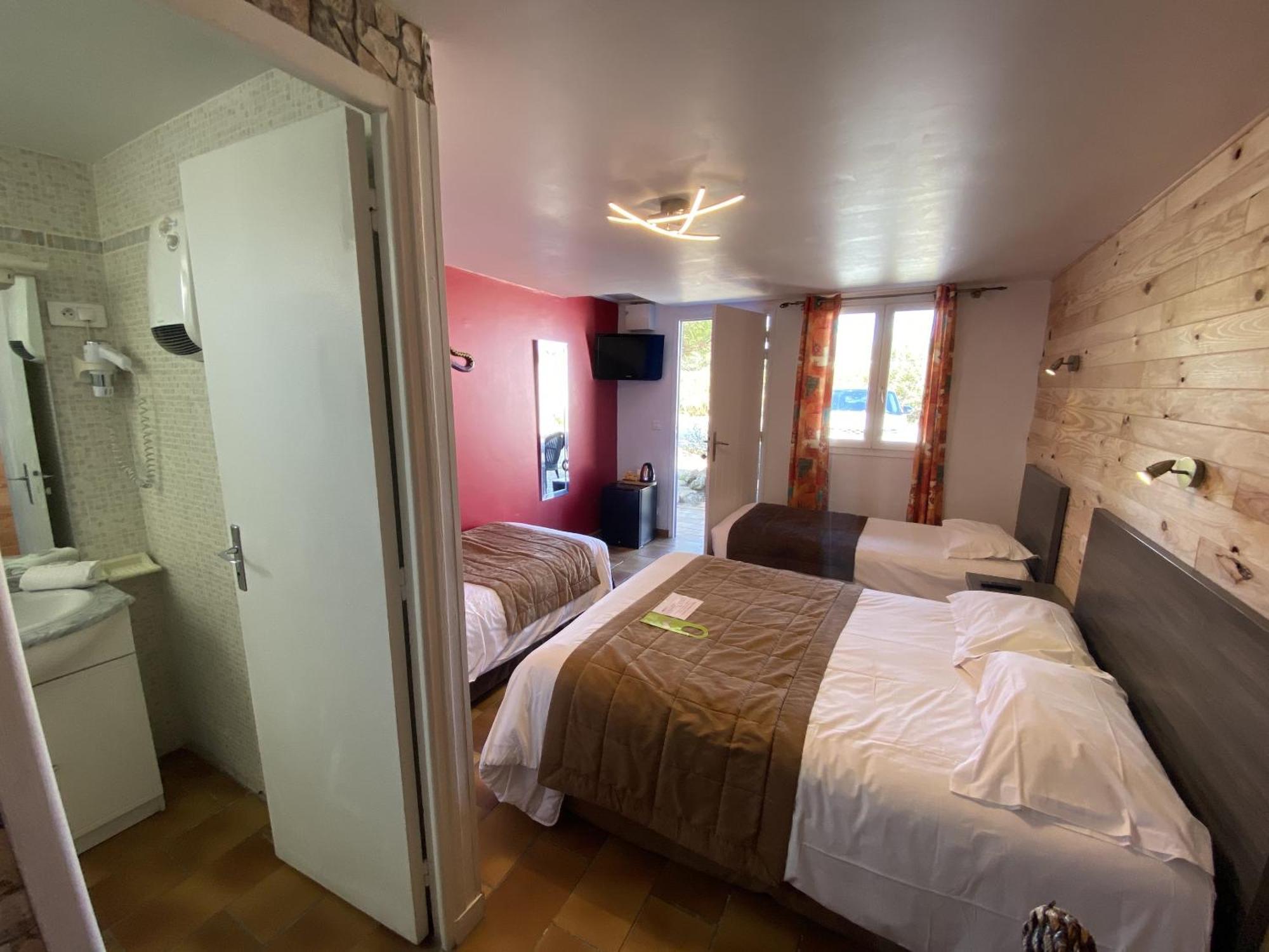 Hotel Des 4 Vents "Esprit Camargue" Aigues-Mortes Bagian luar foto