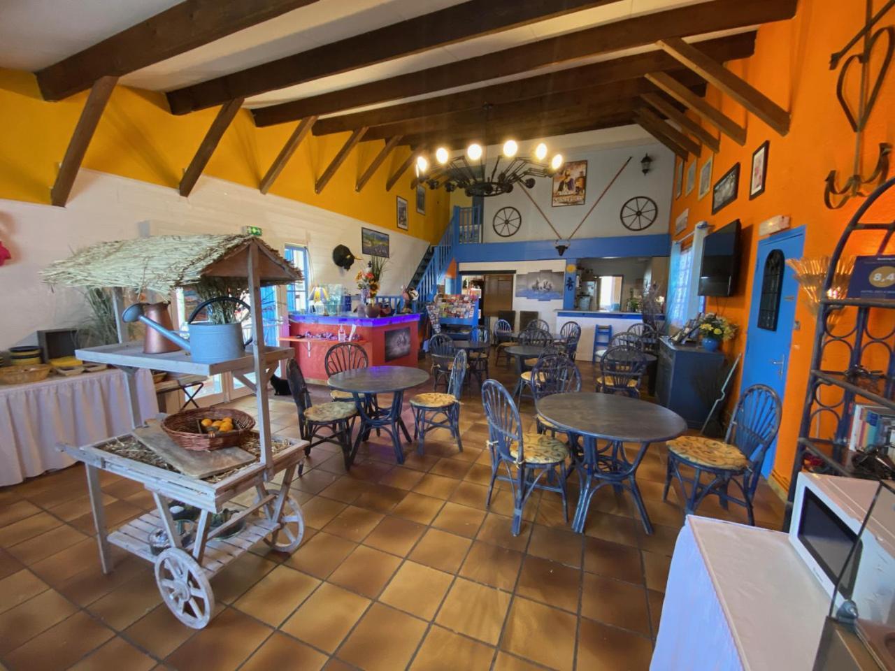 Hotel Des 4 Vents "Esprit Camargue" Aigues-Mortes Bagian luar foto
